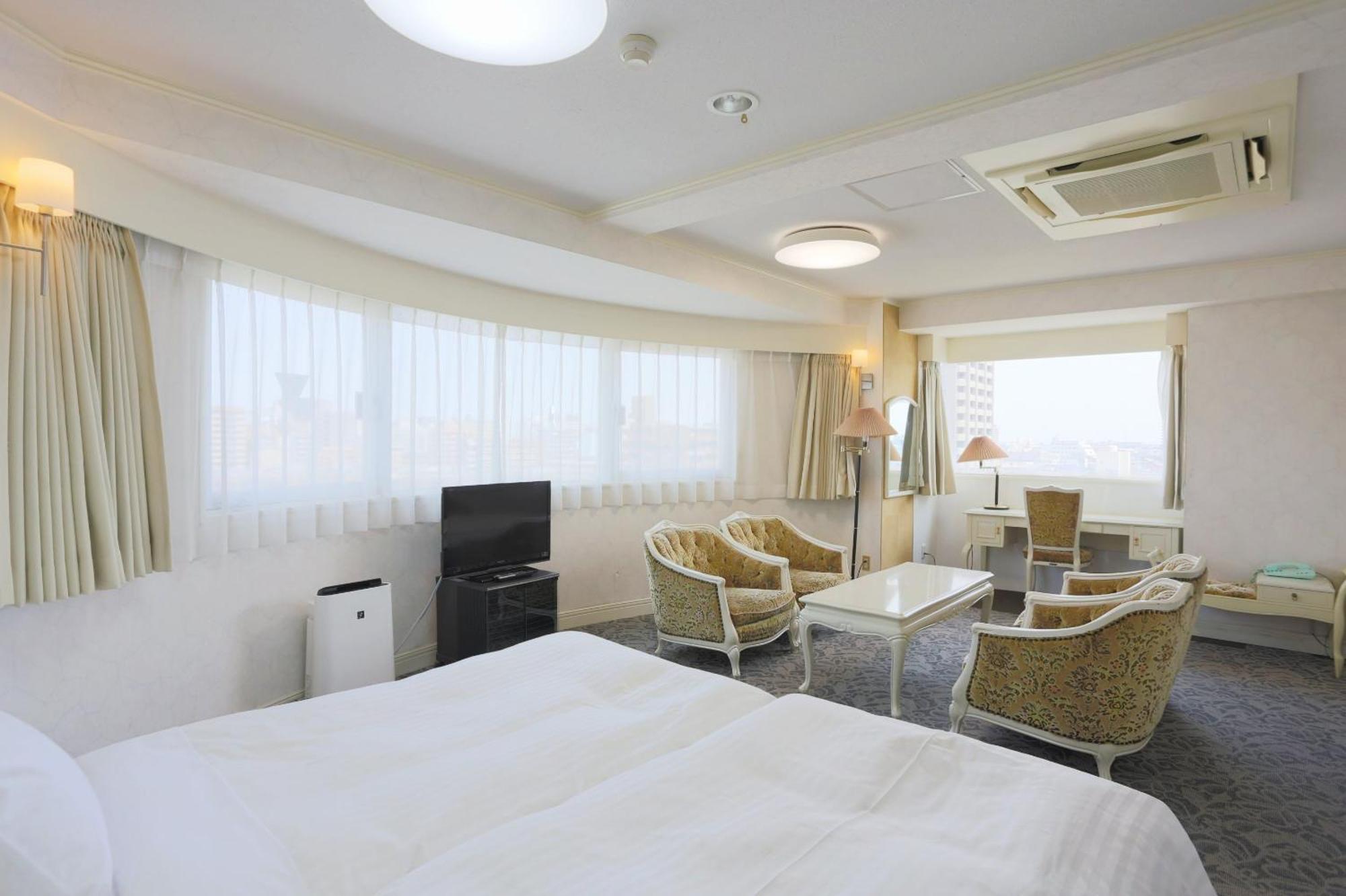 Hotel Castle Inn Yokkaichi Buitenkant foto