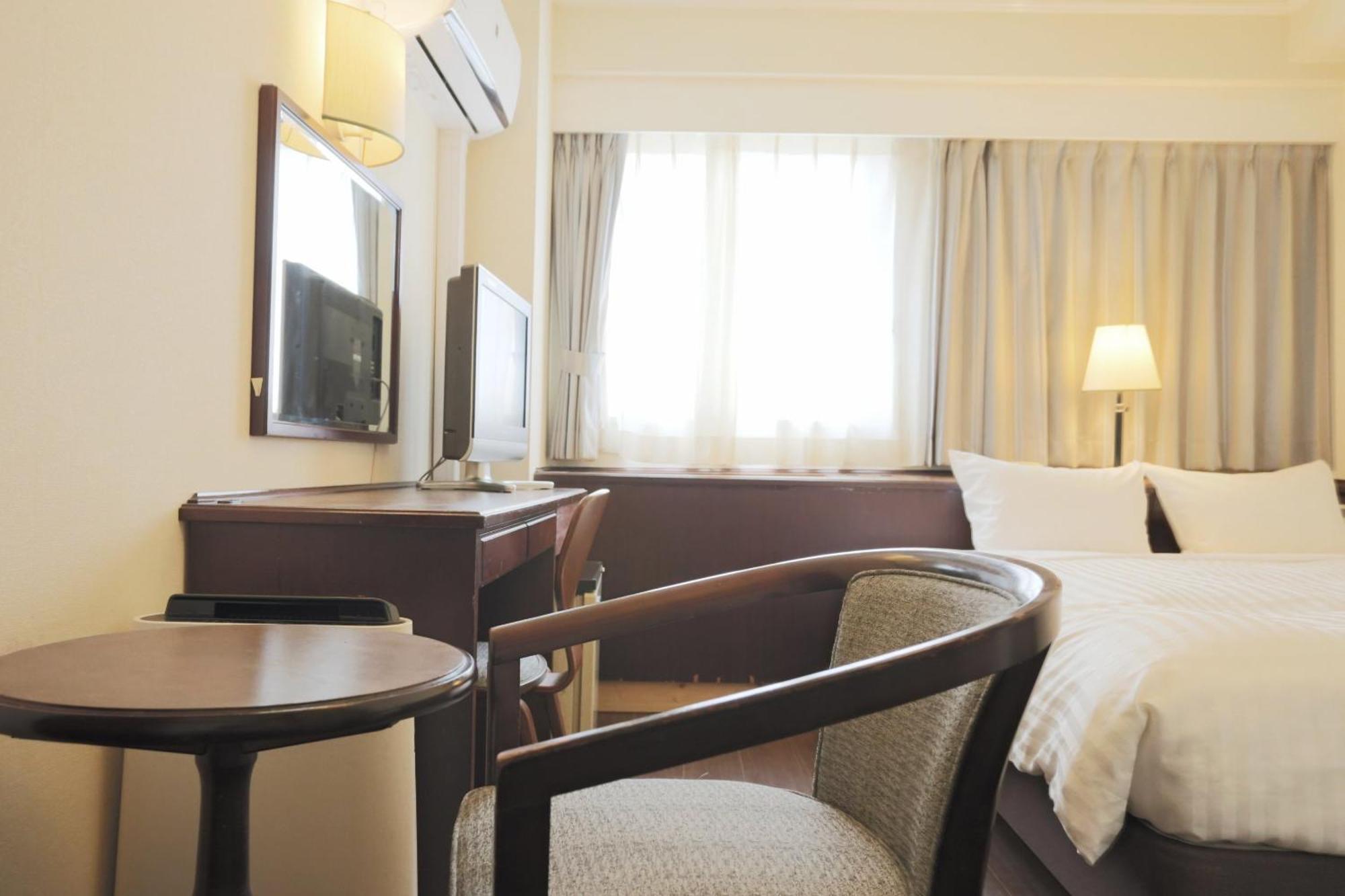 Hotel Castle Inn Yokkaichi Buitenkant foto